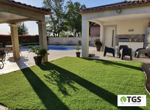 Beausoleil pose gazon synthetique